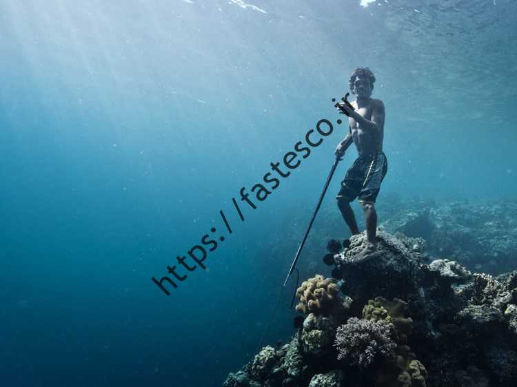 (فیلم و تصویر) اولین انسانی که با زندگی زیر آب سازگار شد!