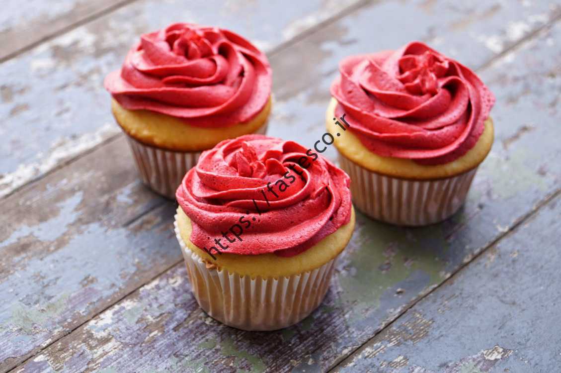 طرز تهیه کاپ کیک با خامه ولنتاین ویژه کیک فنجانی ولنتاین